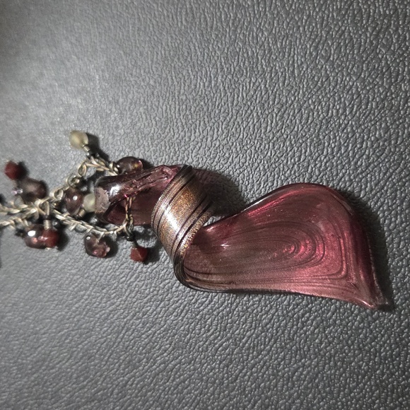 Elegant Black and Bronze/Purple Hues Necklace With Glass Pendant - Picture 2 of 12